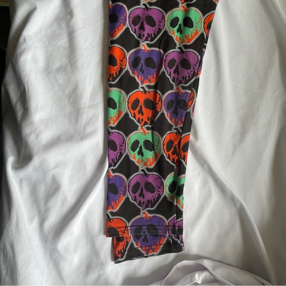 Poison Apple Leggings - Picture 4 of 4